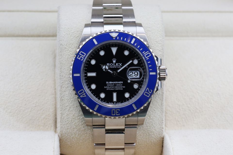 Rolex Submariner 126619 LB Image 6